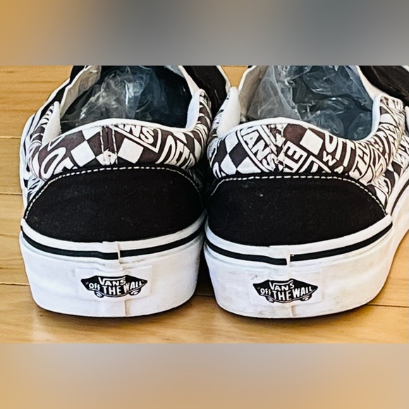Vans Black and White Slip-On Sneakers, WOMENS SIZE 8.5, Super Clean & NICE - Picture 10 of 12